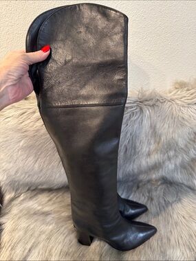 SCHUTZ Black Leather Knee-High Pointed Toe Boots Size 8B